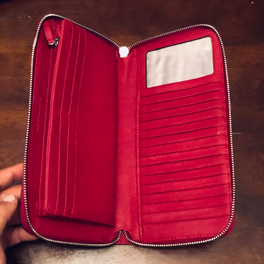 Michael Kors Red Jet Set Wallet - Picture 3 of 4